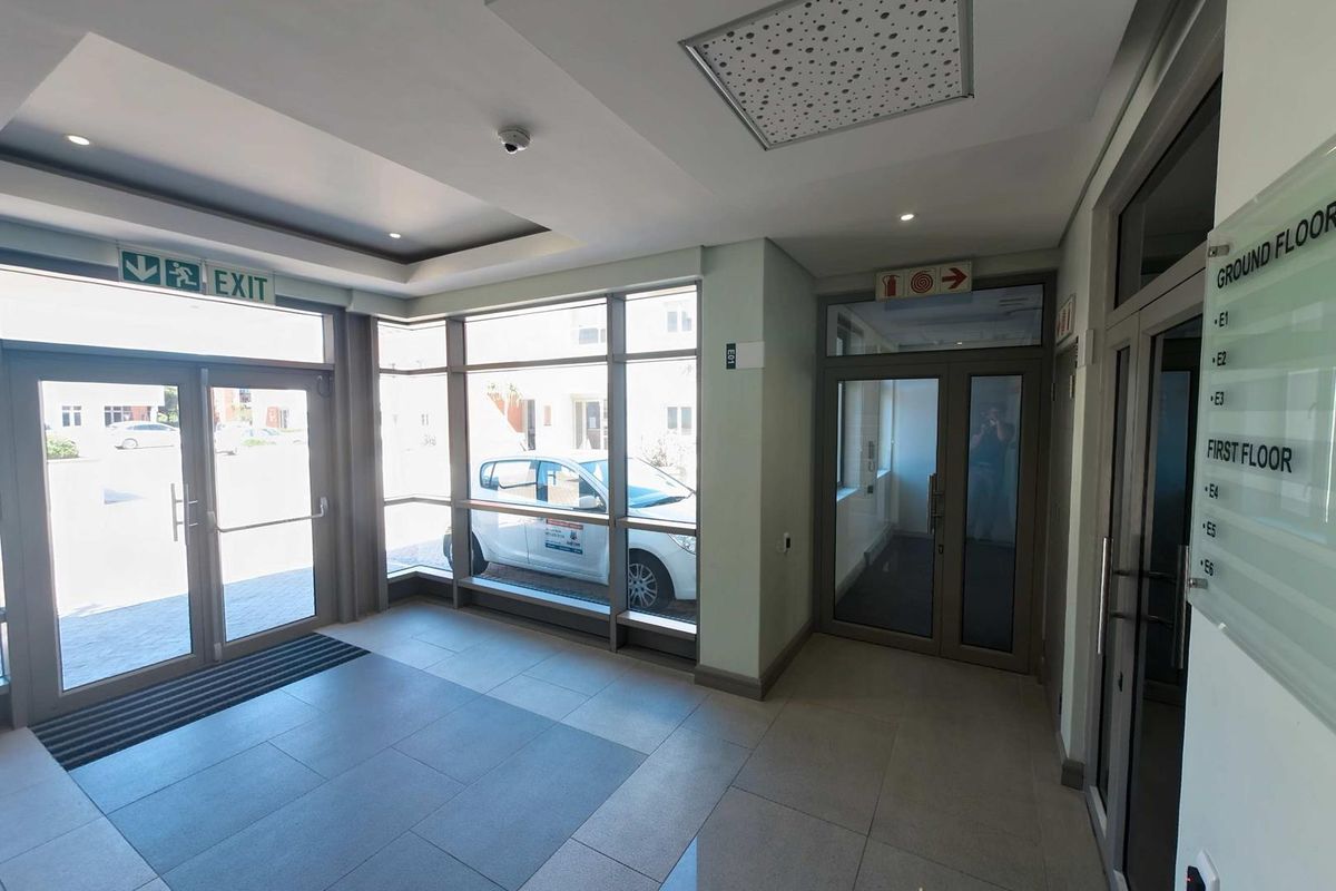 Work, Meet & Unwind — Office with Private Outdoor Terrace - Photo 4