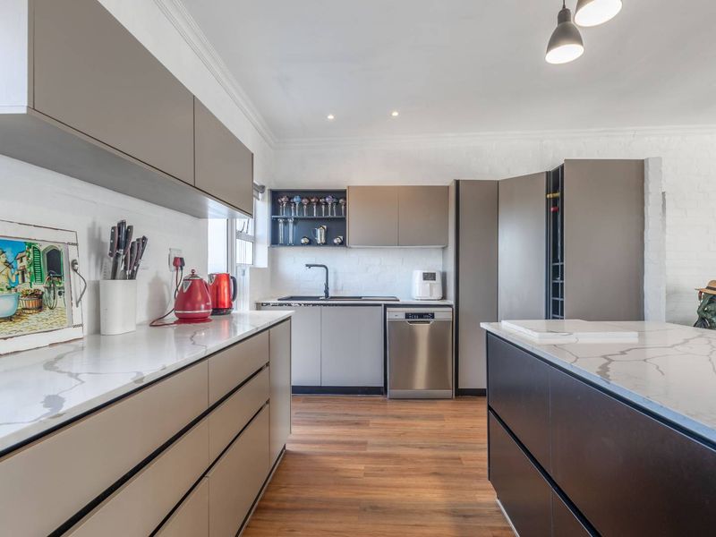 Your New Seaside Home in a Secure Estate - Photo 8