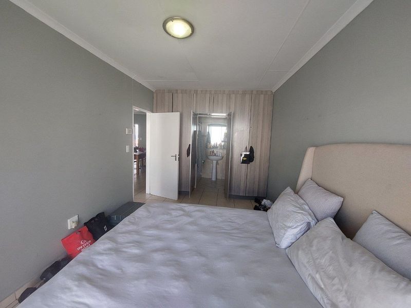 3 bedroom pioneers park  ext1 | Westvale - Photo 9