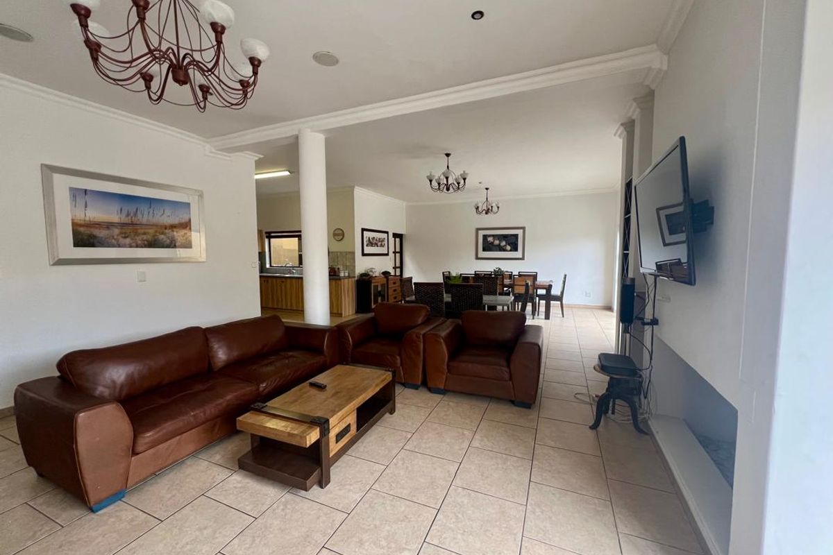 FOR SALE- 4-BEDROOM EN-SUITE HOME WITH ROOFTOP VIEWS IN LONG BEACH, WALVISBAY, NAMIBIA - Photo 2