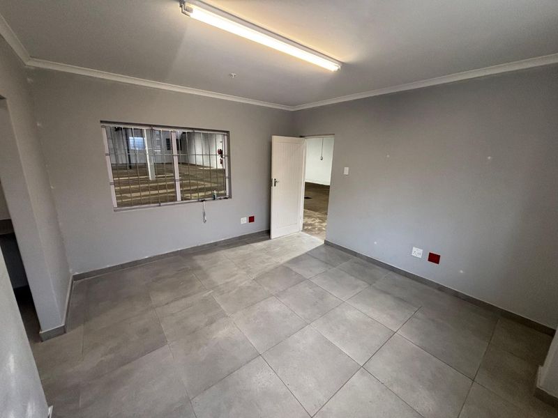 TO LET | INDUSTRIAL UNIT - 549m2 - Photo 3