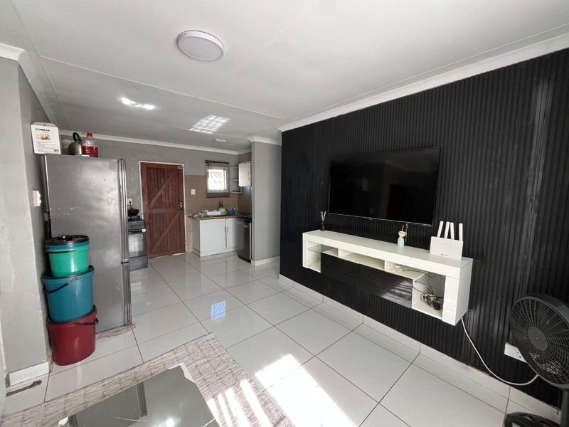 Modernized 3 Bedroom Home with Spacious Yard in Villa Liza - Photo 7