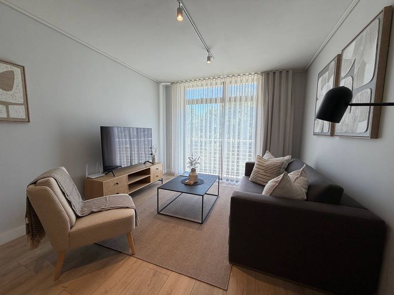 Chic One-Bedroom Apartment in Sea Point - Photo 2