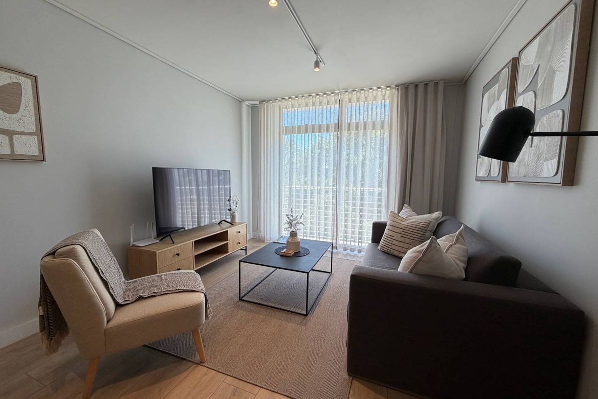 Chic One-Bedroom Apartment in Sea Point - Photo 2