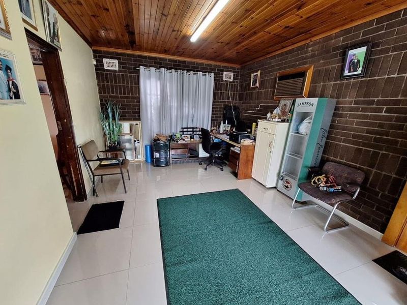 Step Up to Family Space &amp; Effortless Entertaining!! - Photo 4
