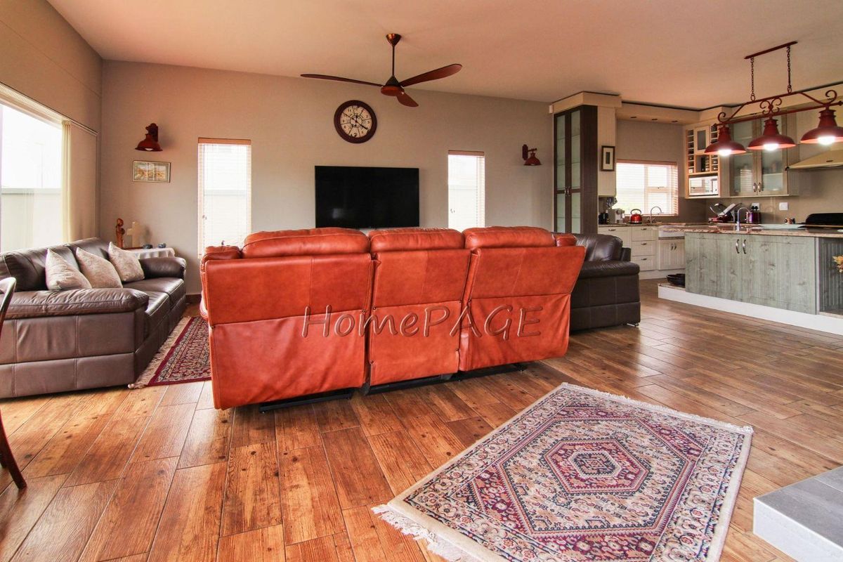 Waterfront, Swakopmund:  Well Located Luxurious Home is for Sale - Photo 5