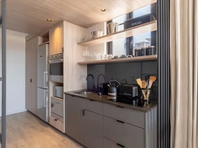 97% Airbnb Occupancy | Fully Furnished | Prime Zonnebloem Investment - Photo 7