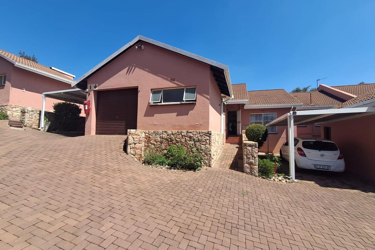 PET FRIENDLY CHARMING TOWNHOUSE - MULBARTON - Photo 2