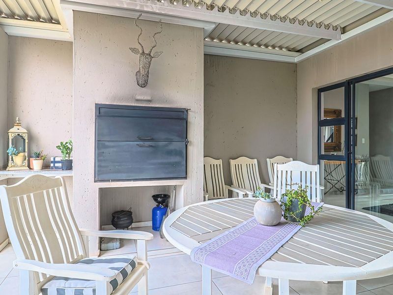 Modern convenience and natural tranquility - Photo 9