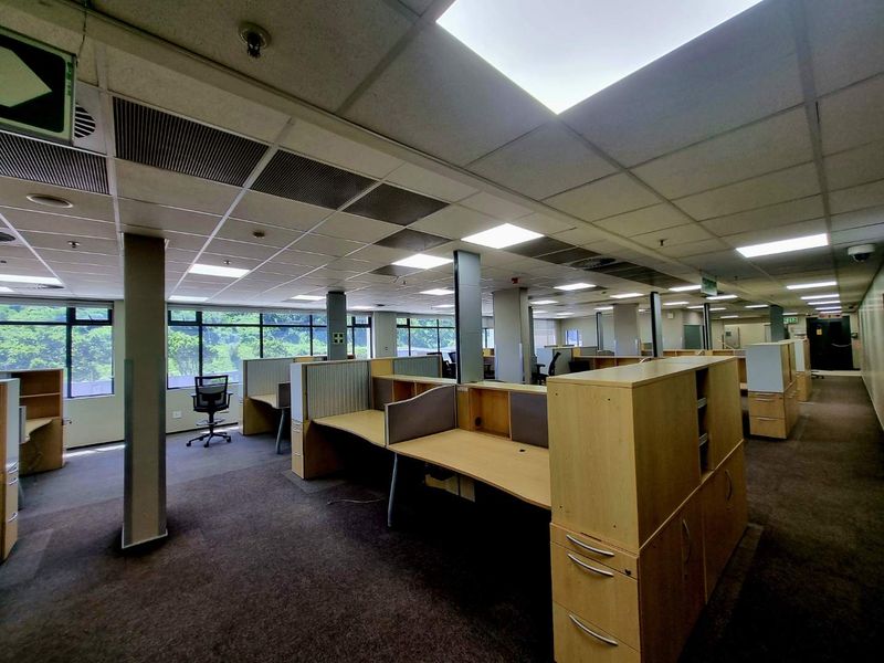 High-Spec 5,255m2 Industrial Property with Expansion Potential | 80% Tenanted - Photo 5