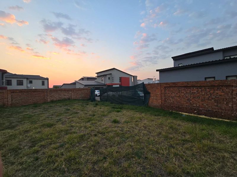 Build Your Dream Home in Prestigious Zambezi Manor Lifestyle Estate. - Photo 4