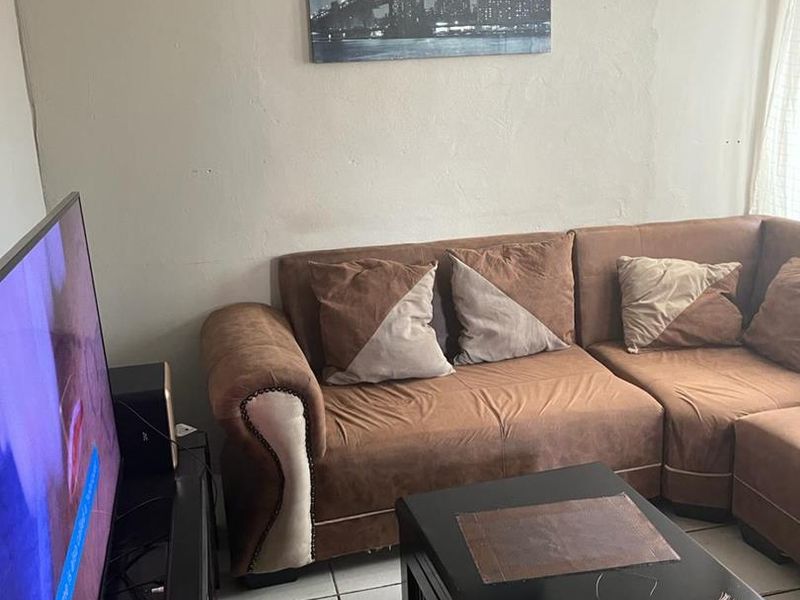 2 bedrooms house for sale in Soshanguve VV - Photo 5