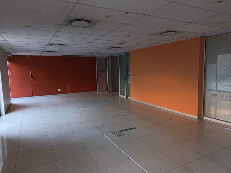 Premium Office Space | 9,193 m2 | Net Rental: R85/m2 | Operational Costs: R12/m2 Secure an exceptional commercial opportunity with this expansive 9,193 m2 - Photo 7