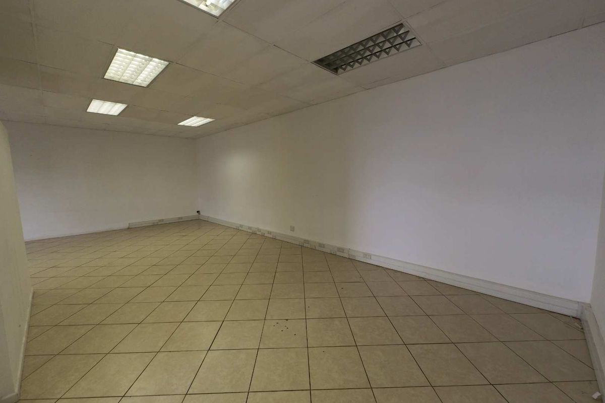 102m2 | TILED STORAGE/OFFICE | AVAILABLE TO LET - Photo 4