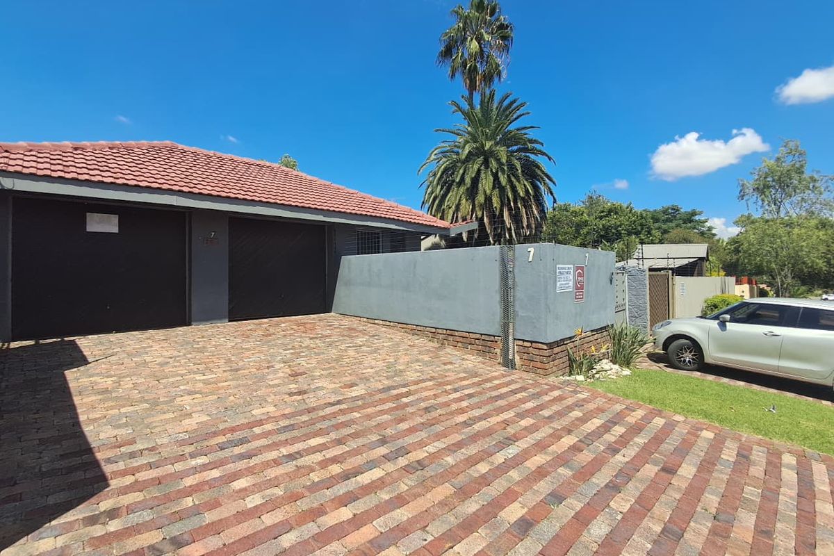 3 Bedroom Home,2 Cottages For Sale!! - Photo 3