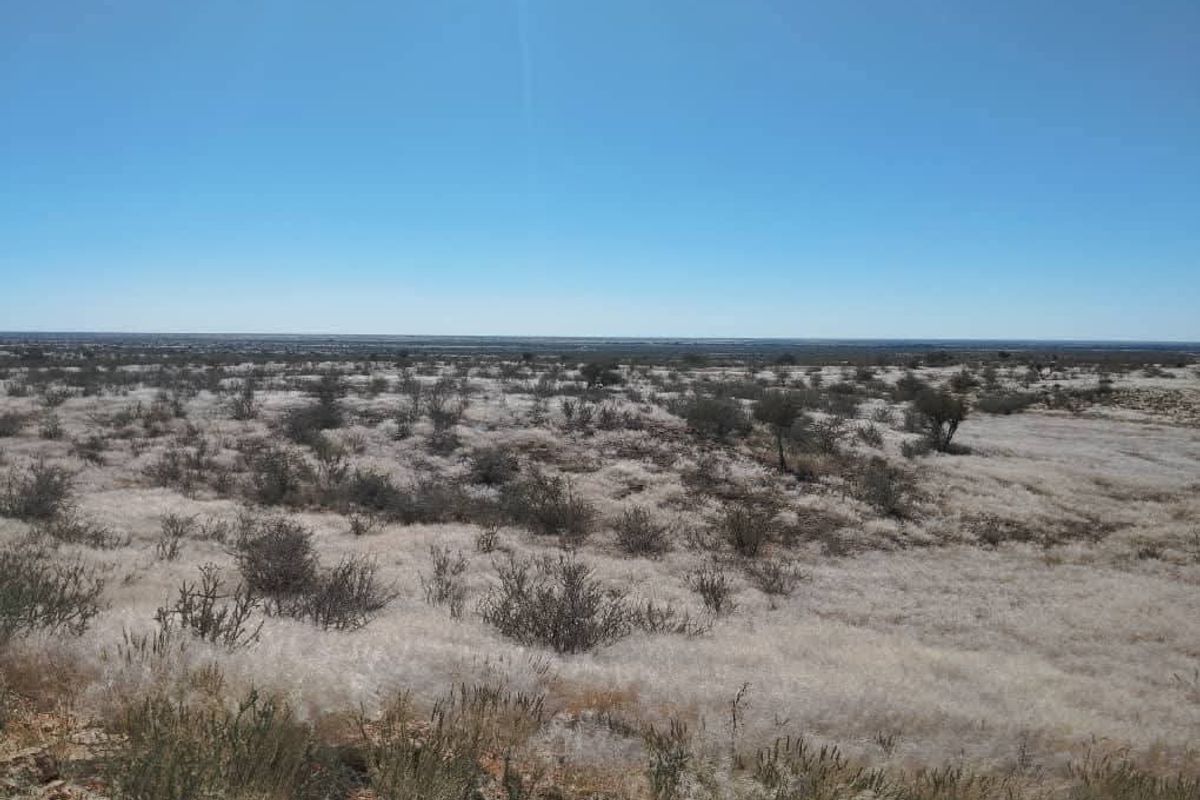 A truly remarkable agricultural opportunity on the Derm road, ideally located ±60km from Hoachanas, 30km from Stampriet and 80km from Mariental. - Photo 2