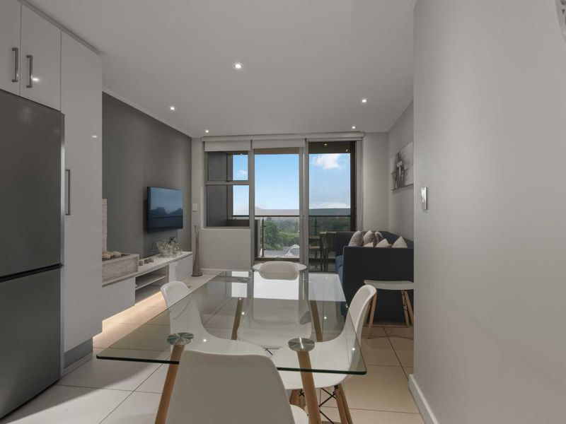 Experience elevated city living in the heart of Rosebank. - Photo 2
