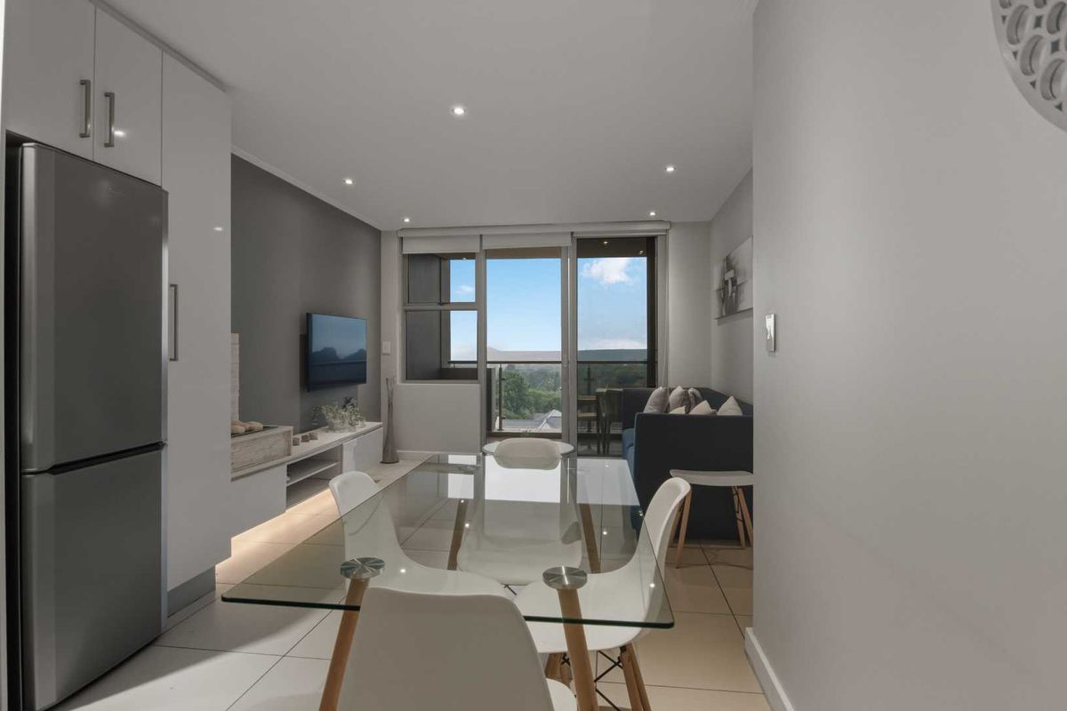 Experience elevated city living in the heart of Rosebank. - Photo 2