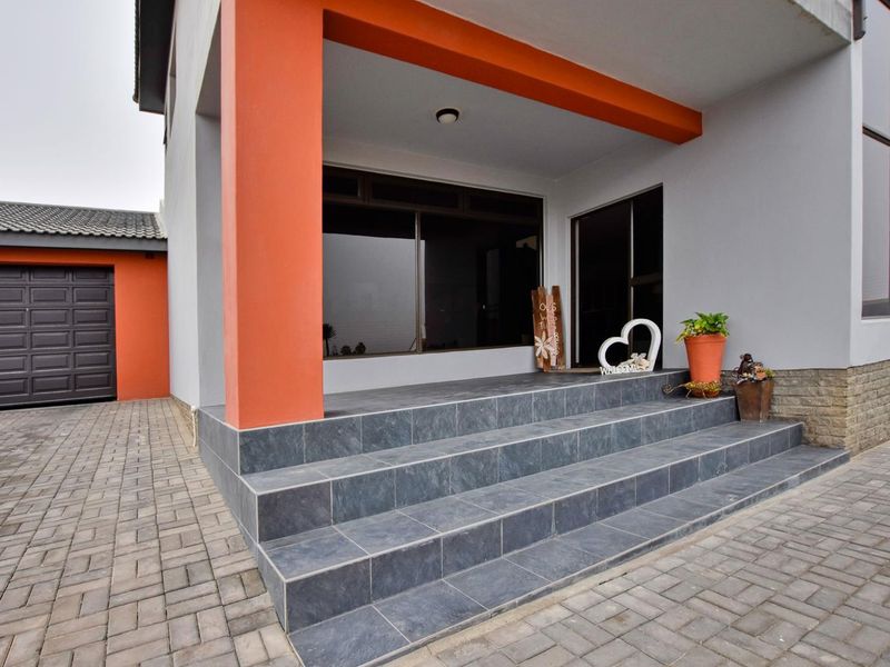 Ext 9, Swakopmund:  NEAT, SPACIOUS, ATTRACTIVE HOME is for Sale - Photo 4