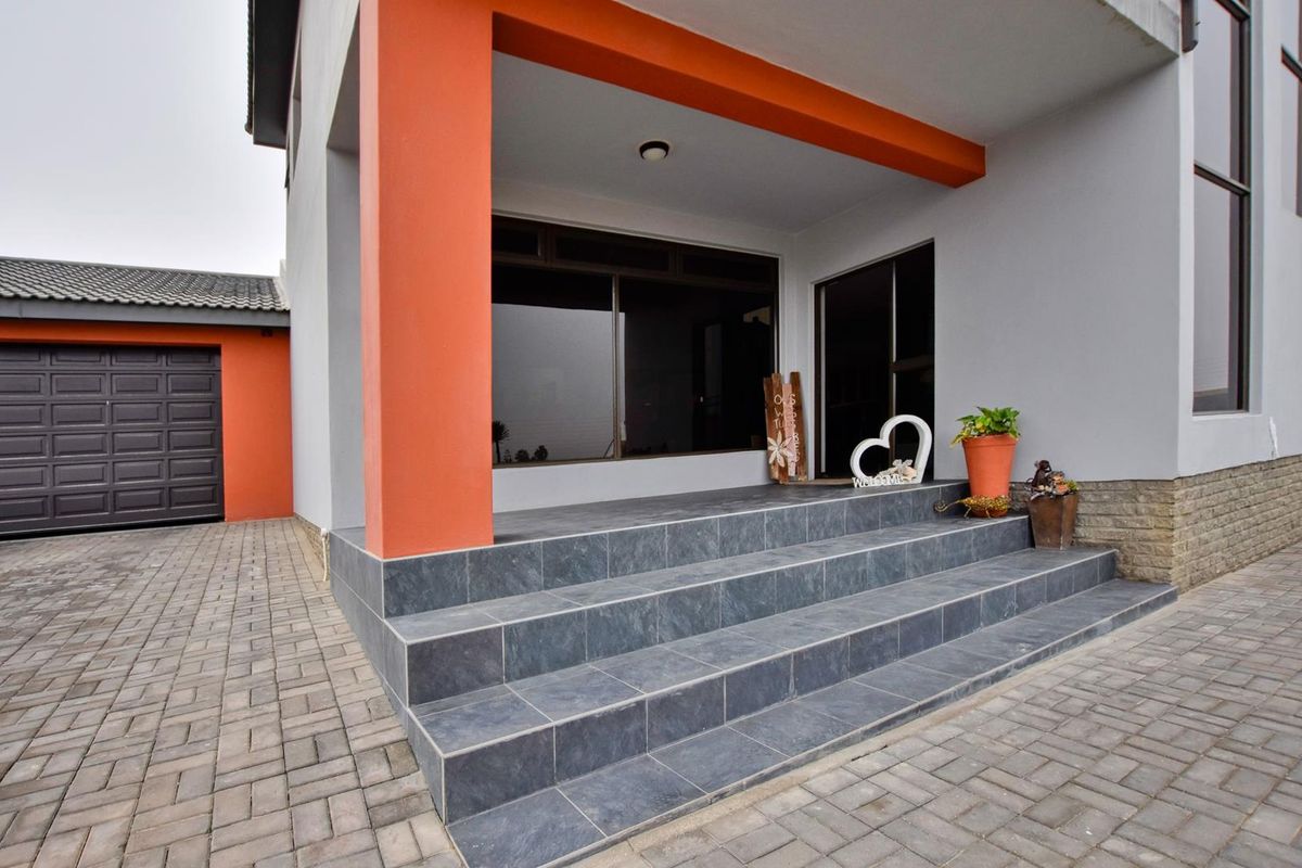 Ext 9, Swakopmund:  NEAT, SPACIOUS, ATTRACTIVE HOME is for Sale - Photo 4
