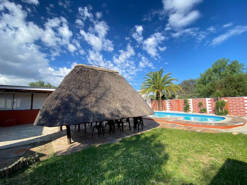 Fully Equipped Guesthouse | 16 Rooms | 2,000m2 Erf | Turn-Key & Fully Furnished - Photo 3