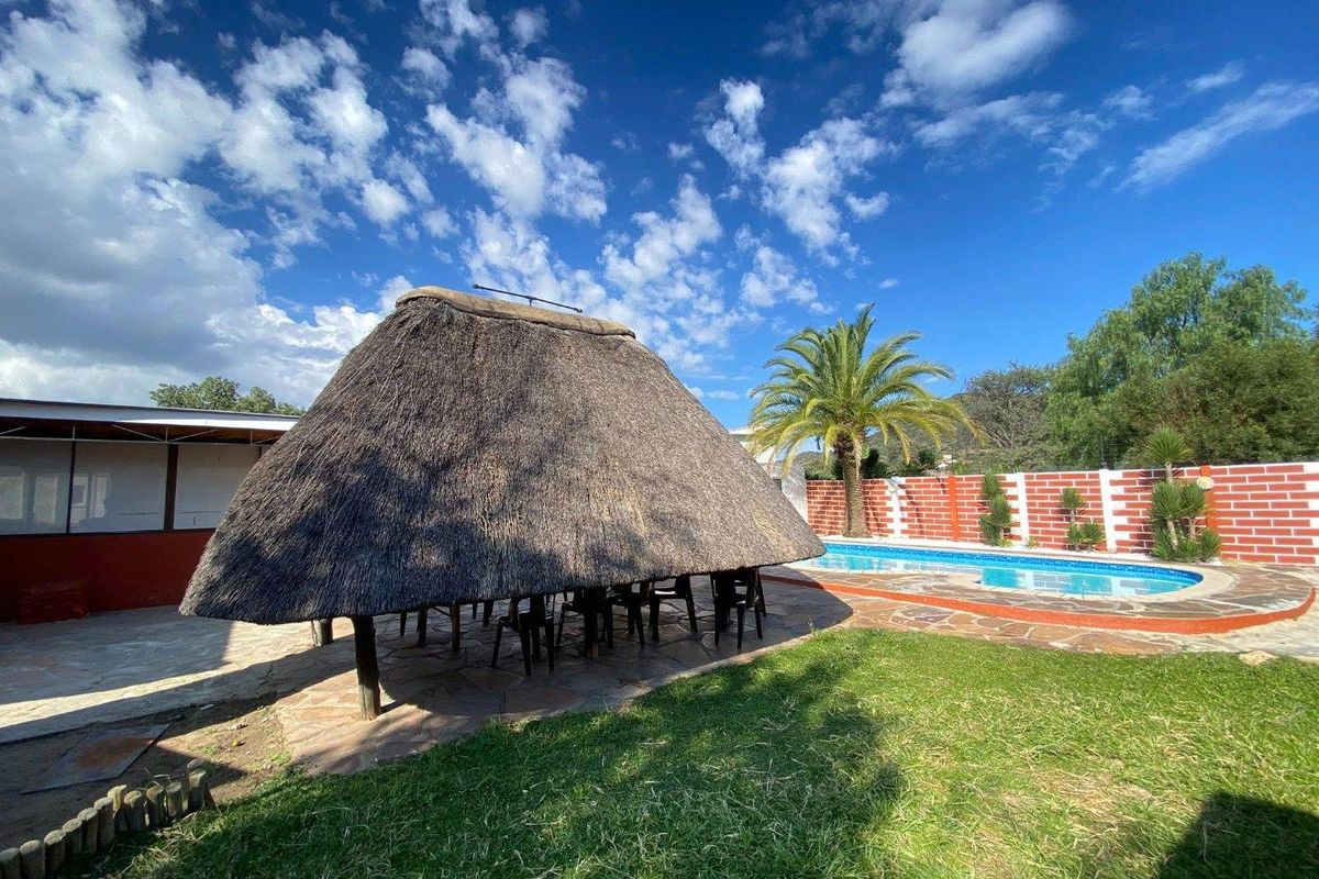 Fully Equipped Guesthouse | 16 Rooms | 2,000m2 Erf | Turn-Key & Fully Furnished - Photo 3