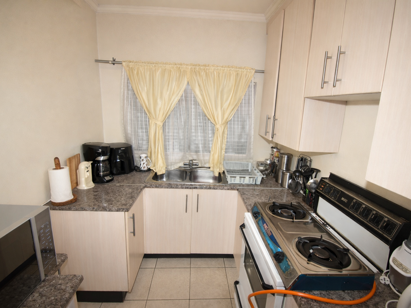 Charming 1-Bedroom Apartment in Prime Location - Photo 7