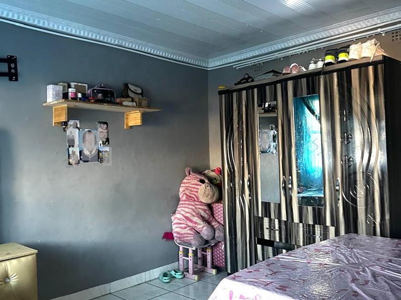 Compact Three-Bedroom Home in Esikhawini - Photo 7