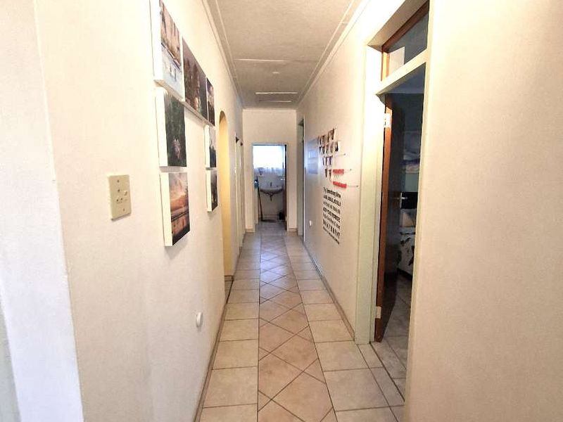 Spacious Family Home set in a tranquil setting - Photo 4