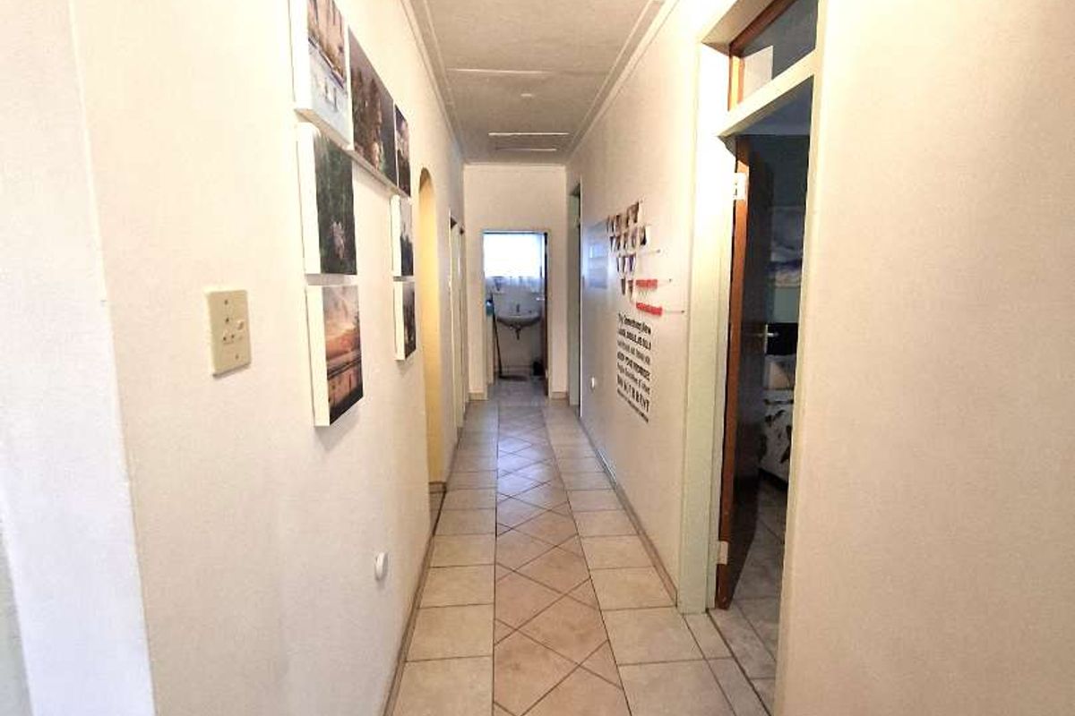 Spacious Family Home set in a tranquil setting - Photo 4