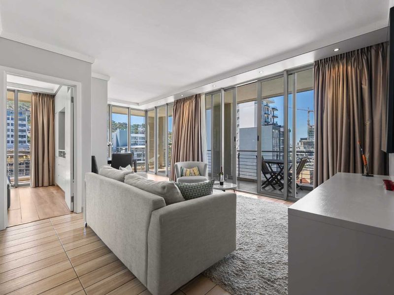 Five-star hotel living in the heart of Cape Town - Photo 9