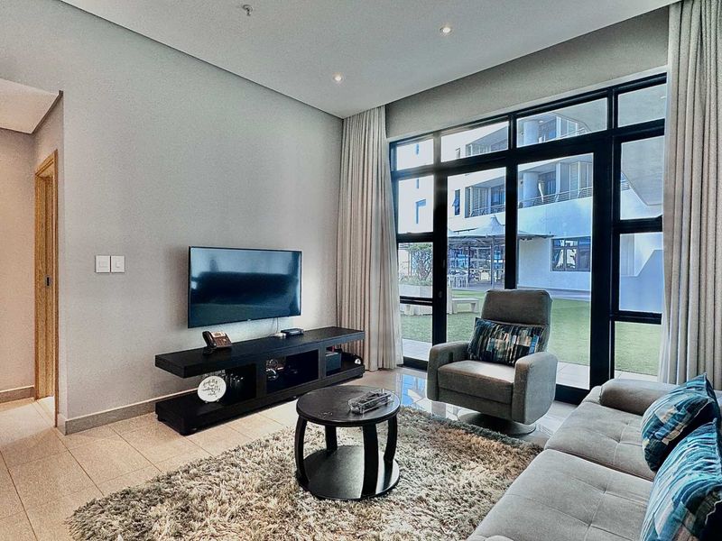 2 BEDROOM | 2 BATHROOM APARTMENT - Photo 2