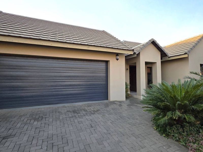3 Bedroom House in Symphony Park To Rent - Photo 1