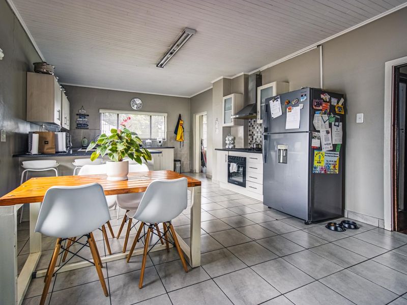 Sole Mandate! Stunning 3-Bedroom Home in Dalview, Brakpan - Photo 9