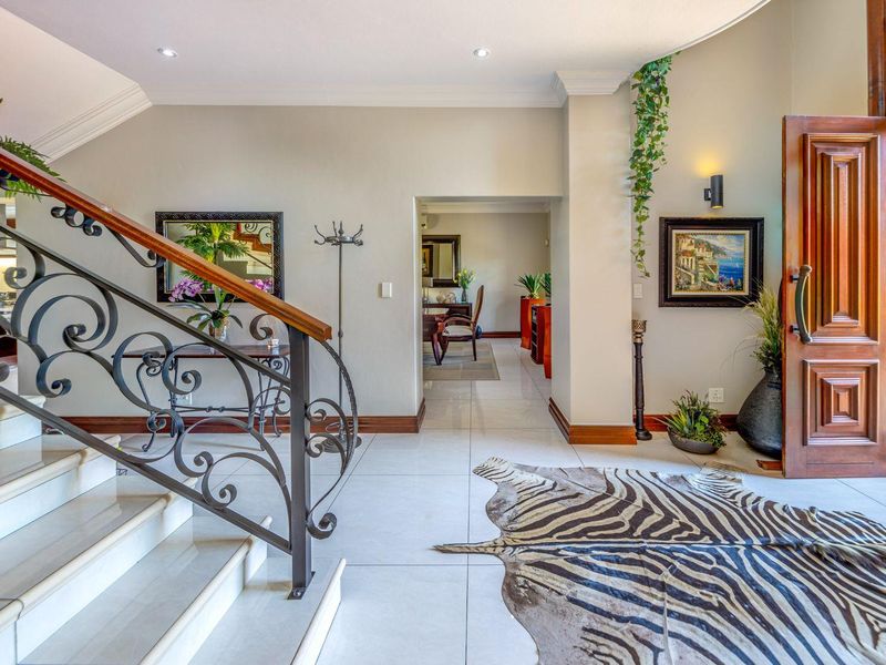 Privacy & Prestige! Stunning 5-Bedroom Home in Faerie Glen's Prime Leeuwberg Estate - Photo 2