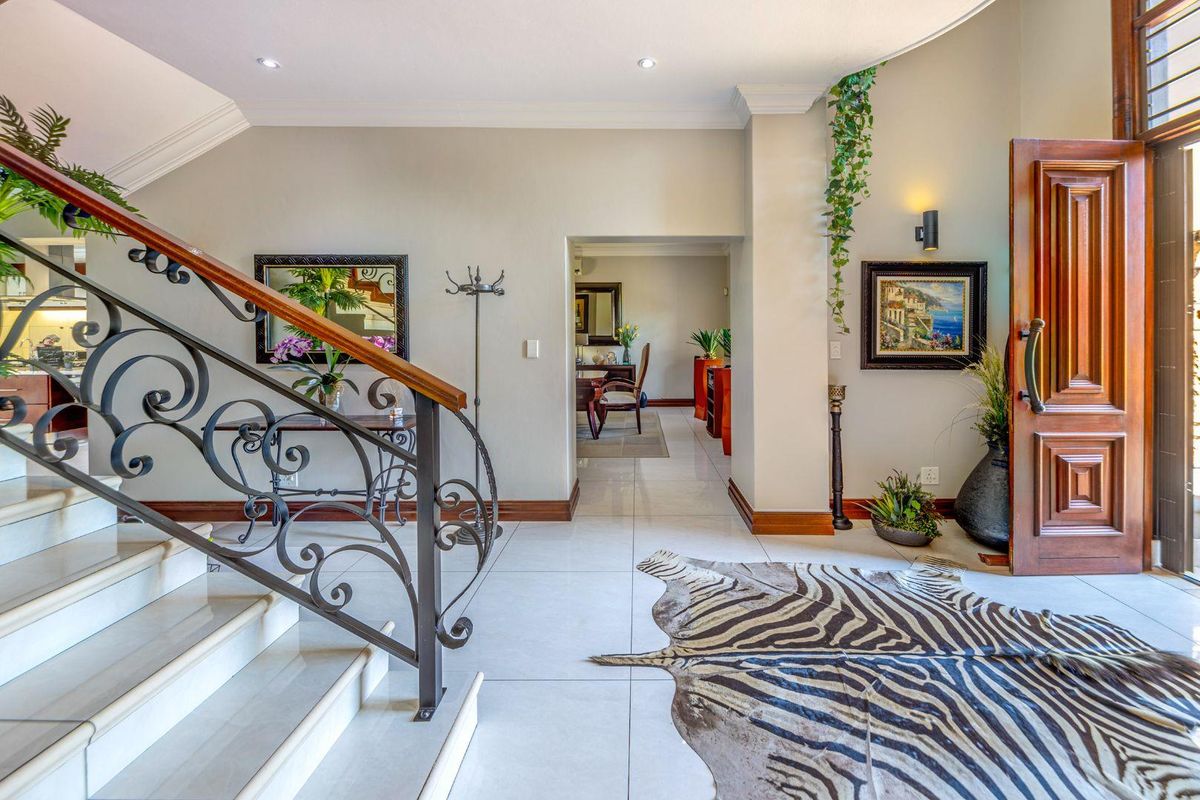 Privacy & Prestige! Stunning 5-Bedroom Home in Faerie Glen's Prime Leeuwberg Estate - Photo 2