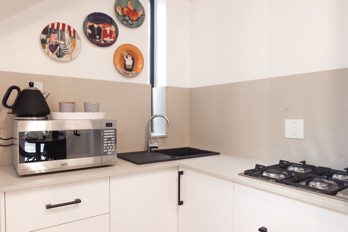 Modern Renovated Duplex in Green Point - Photo 4