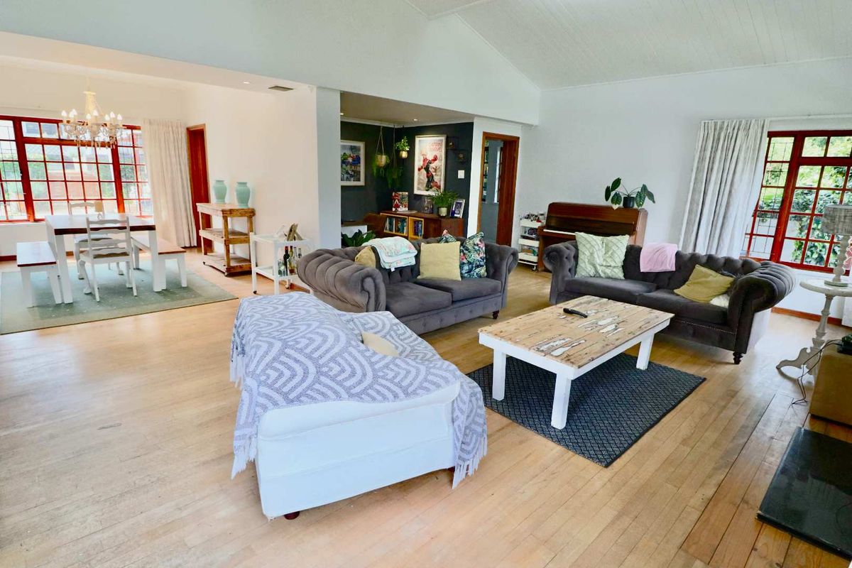 UNFURNISHED house with separate cottage - Photo 3