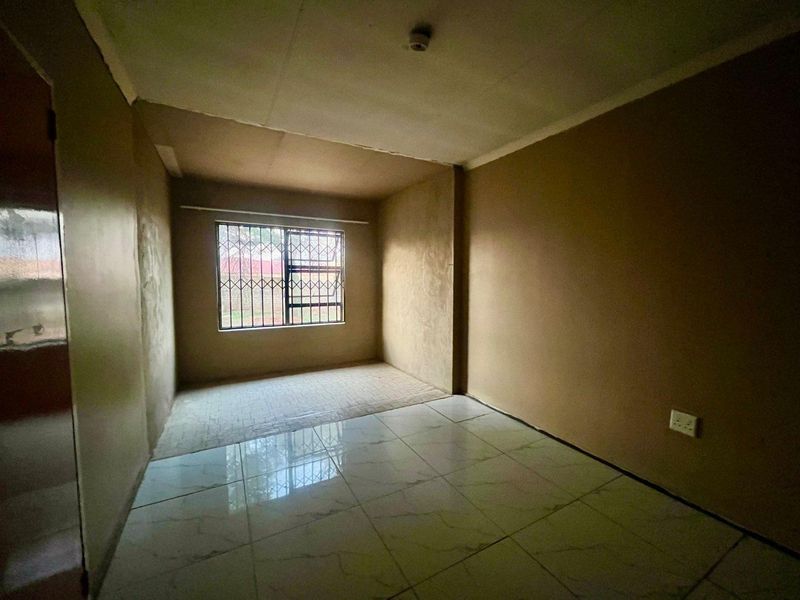 Modder east 3 bedroom house - Photo 6
