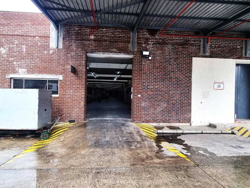 Large Warehouse in Retreat Industrial Node - Photo 3