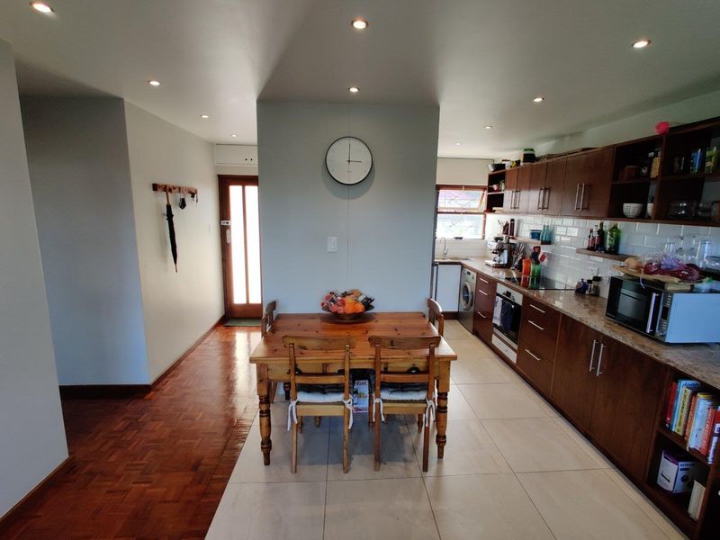 Furnished 2 bed apartment in Rosebank - Photo 2