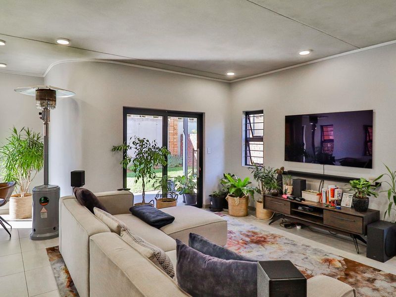 3 Bedroom 2 Bathroom home in The Baltimore Lifestyle Estate. - Photo 2