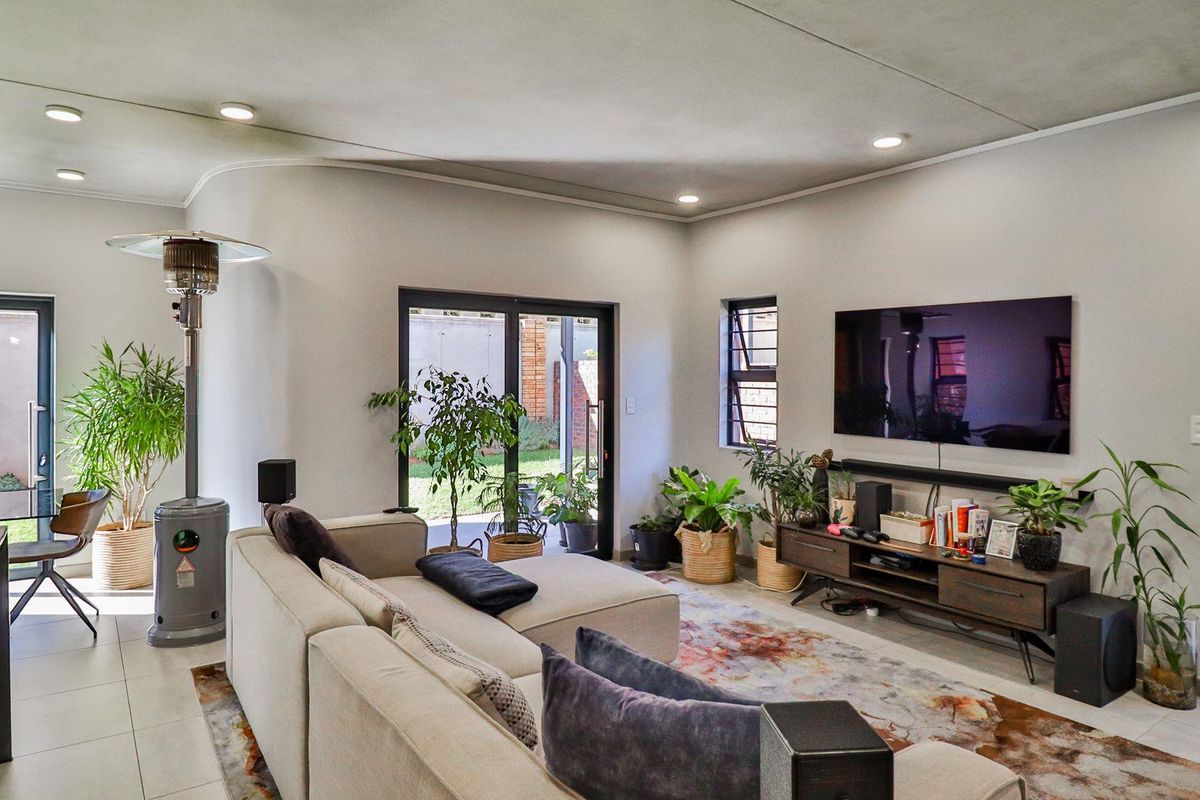 3 Bedroom 2 Bathroom home in The Baltimore Lifestyle Estate. - Photo 2