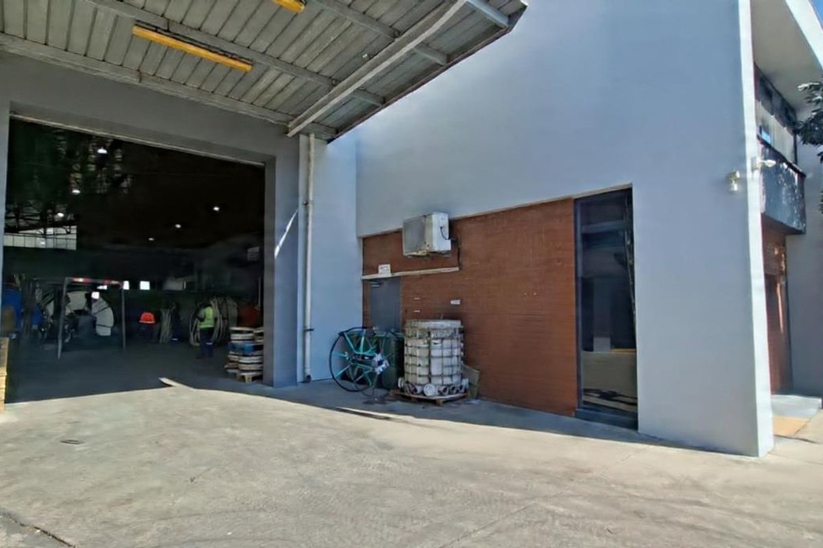 Prime 1,671m2 Warehouse To Let | Riverhorse Valley - Photo 2