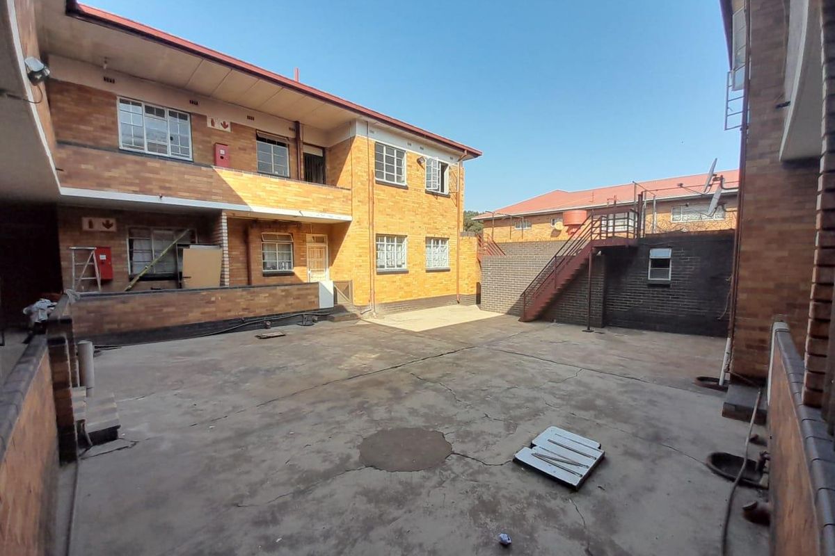 "Neat two bedroom apartment for sale" - Photo 3