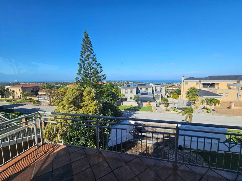 Stunning 4-Bedroom Home with Ocean Views in Prestigious Lovemore Heights - Photo 6