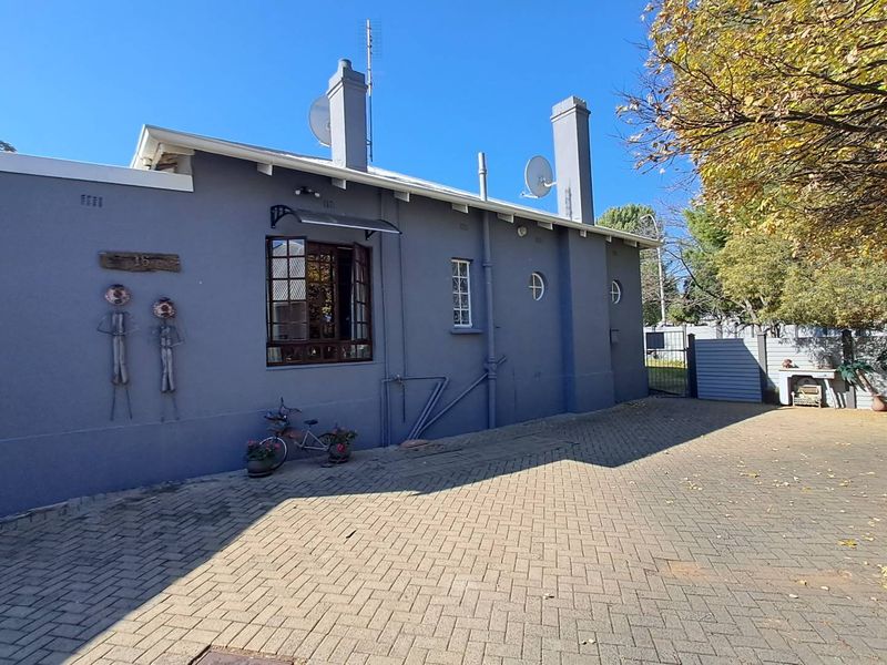 A home with endless potential in Westdene, Bloemfontein - Photo 4