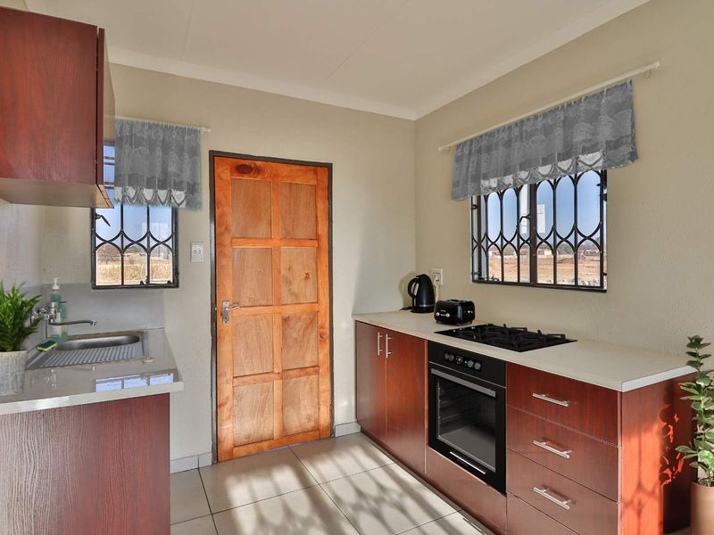 OFF PLAN NEW DEVELOPMENT, ALL COSTS INCLUDED, BUY DIRECT FROM THE DEVELOPER, FULL TITLE STANDS. NO DEPOSITS / 100% BONDS (dependent on client profile) - Photo 3