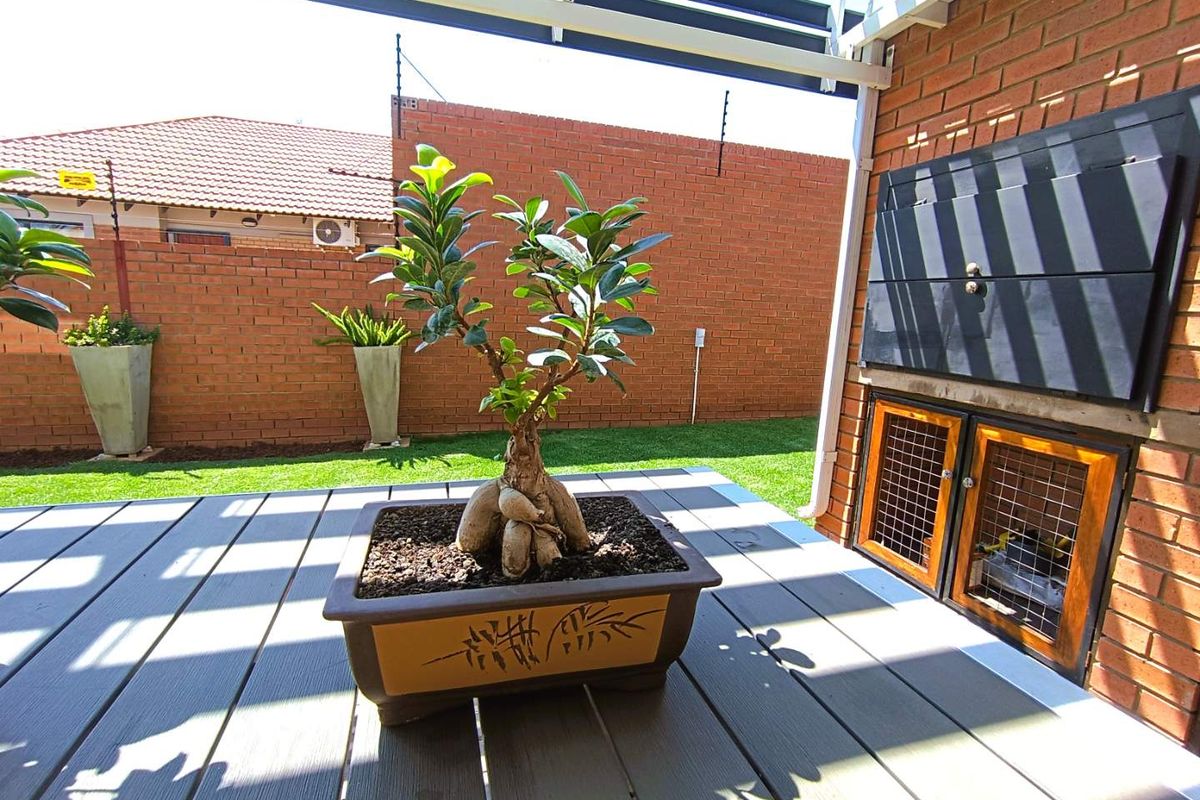 Sunlit Serenity with Solar, Space and Security - Photo 2