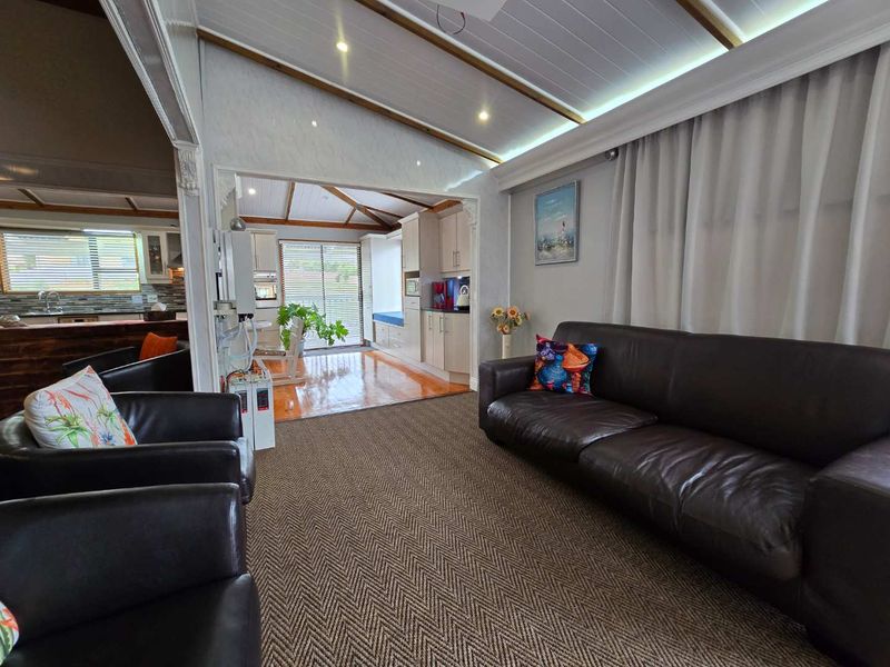 Double-Storey Nutec home for sale in Stilbaai-Wes. - Photo 6